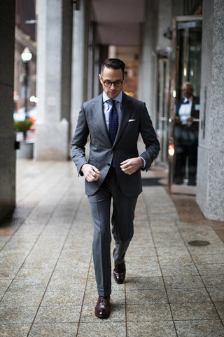 5 Must-Have Suits and Shirts Combinations for Men