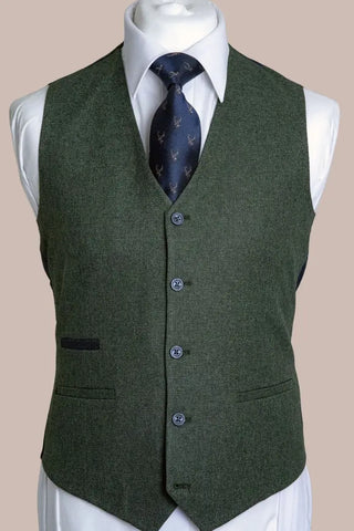 How to Create a Modern Look with the Timeless Tweed Suit?