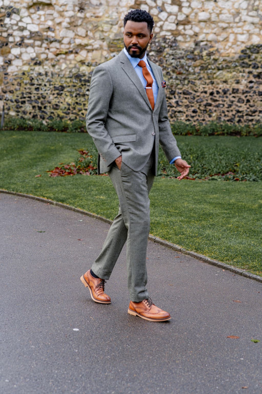 Green tweed sales wedding suit